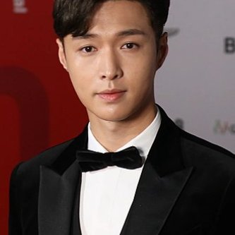 Lay Zhang